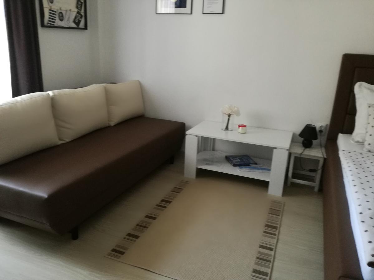 Guesthouse Coco Slavonski Brod Exterior foto