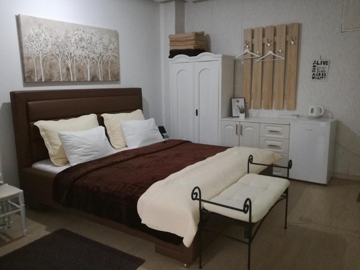 Guesthouse Coco Slavonski Brod Exterior foto